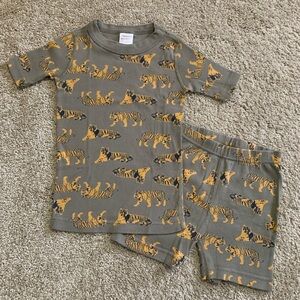Hanna Andersson Gray and Yellow Tiger Pajama Set